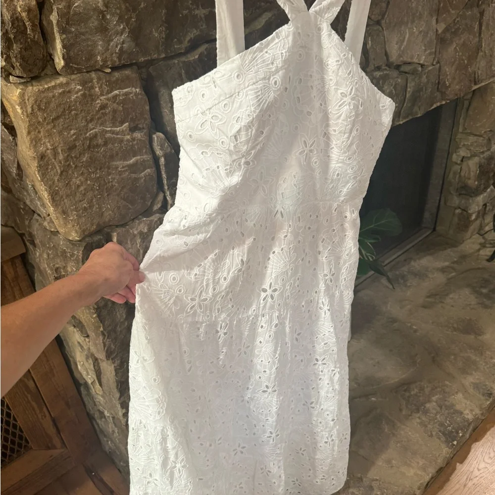 Jenette Eyelet Embroidered Halter Sundress
Lilly Pulitzer® NEW w/tags - Picture 3 of 4